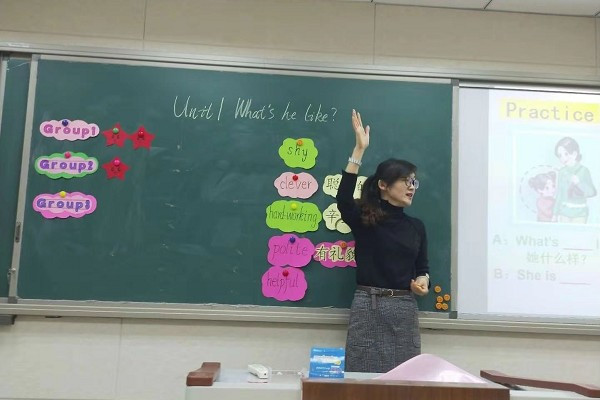 中牟县东风路小学:搭微课平台 展教师风采