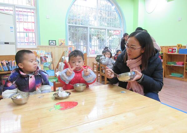 荣幼:召开“合理膳食 促幼儿健康成长”伙委会