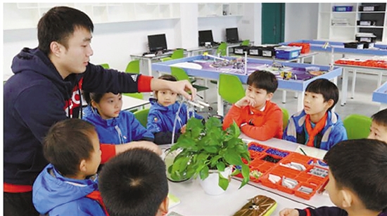 让科技教育成为孩子驾驭未来的钥匙