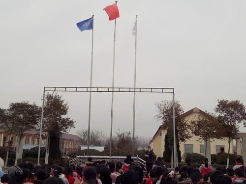 夹山小学开学第一课:垃圾不落地 文明我先行